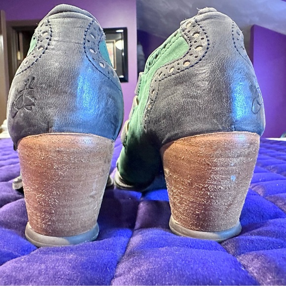 Fluevog East End Kitchener Triple Strap Mary Jane Heels in Seafoam/Grey 💚🩶 - Picture 8 of 12